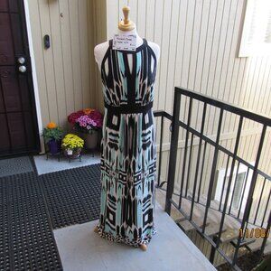 #424  NEW WOMAN'S LONG SUMMER DRESS BY WALLIS  (SIZE 16US / 20UK)